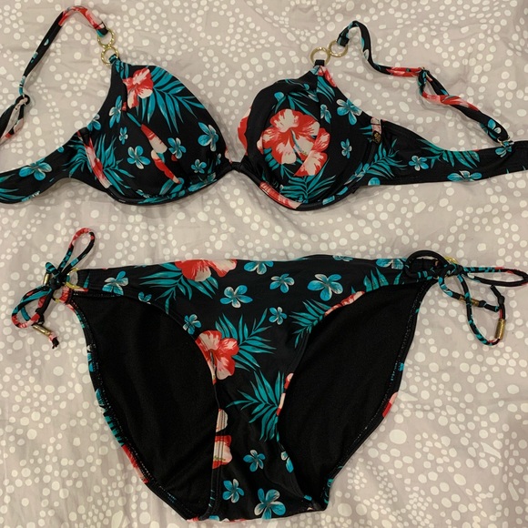 LA VIE EN ROSE black bikini set 🖤 - Picture 1 of 3
